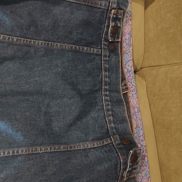 Gender neutral..Levi's Trucker Jacket - Picture 4 of 8